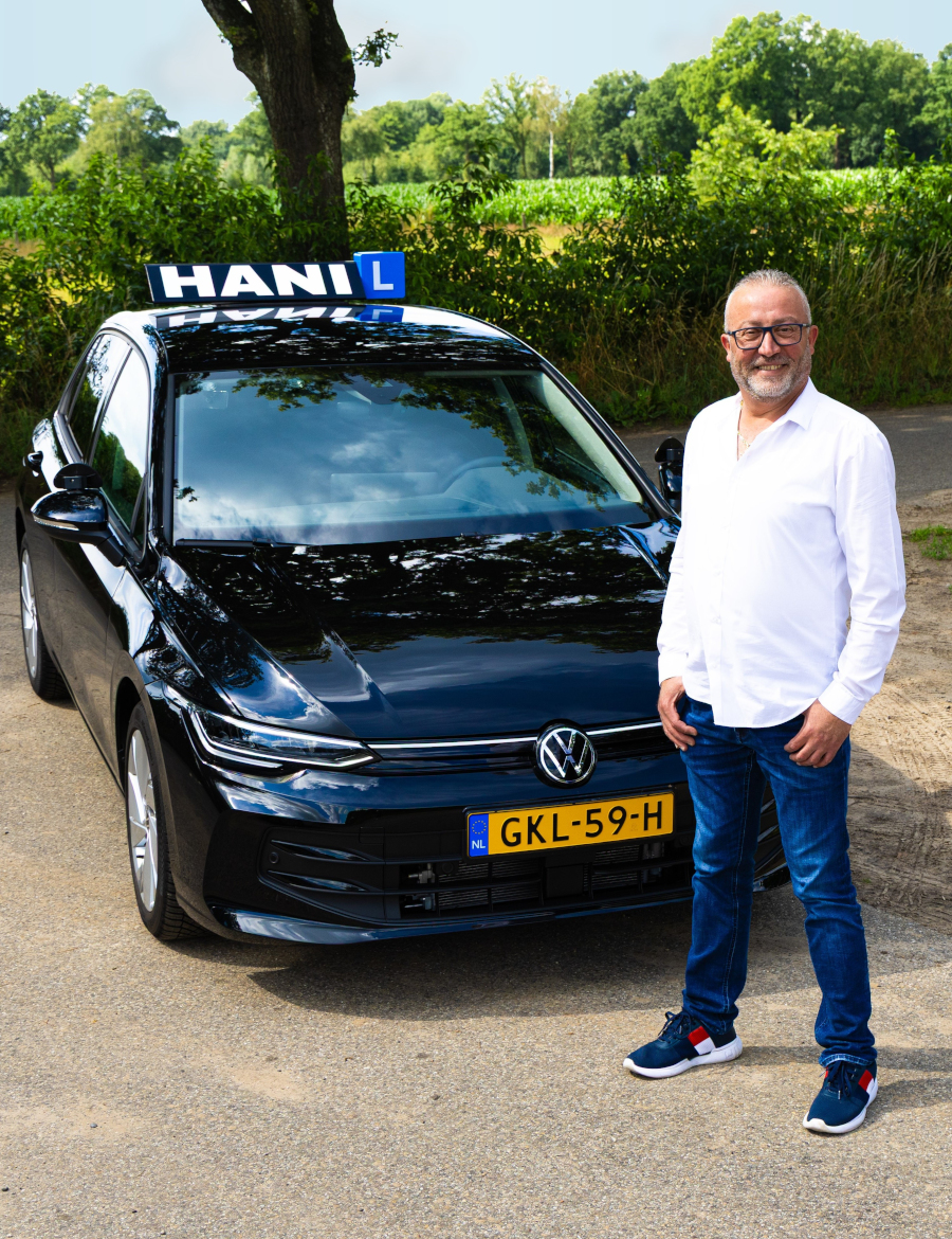 Autorijschool Hani best in rijles.